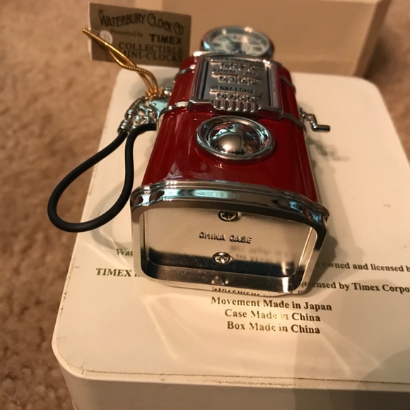 Waterbury Vintage Collectible Gas Pump Mini Clock by Timex - Picture 5 of 6